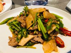 酸萝卜炒牛肉-日上三甘(三里屯店)