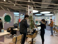 -PE SALON 