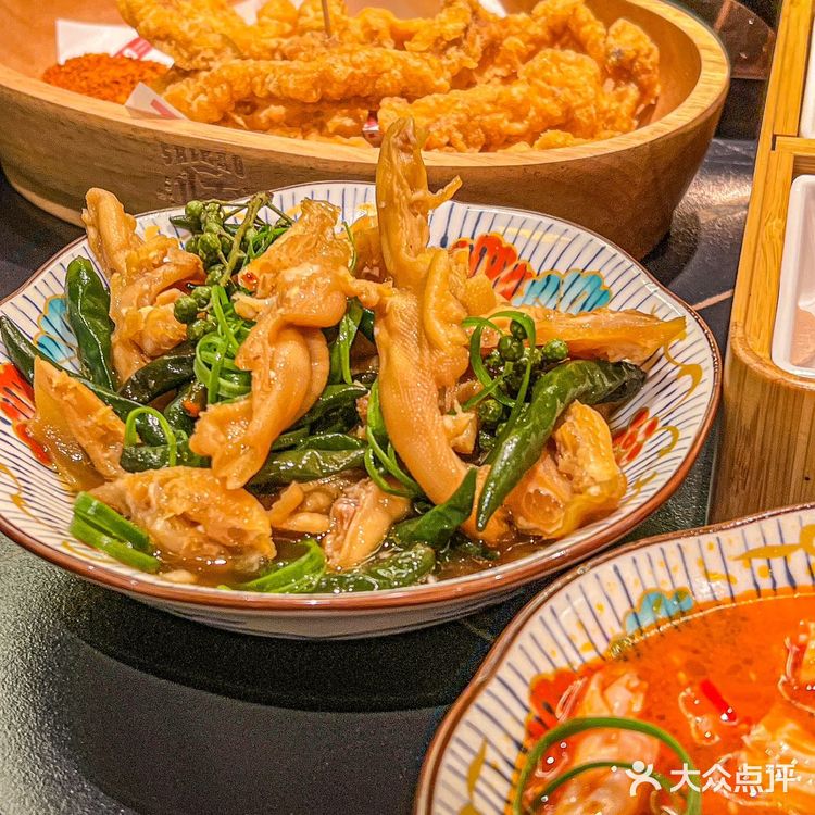 就在东莞‼️这家烤鱼里面竟然还加了豆花😋