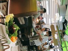 -洪氏嗨捞·广东猪肚鸡·椰子鸡火锅(西咸万象城店)