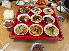 -蓝田九大碗民俗食府(蓝田店)