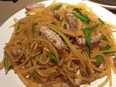 虾虎炒土豆丝-前海沿·青岛菜(李沧万达店)