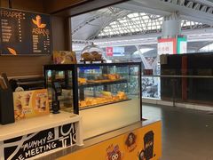 面包甜点陈列柜-麦当劳(广州南站店)