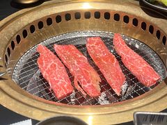 -山川小町·极番烧肉(新地假日广场店)