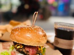 芝士培根和牛汉堡-漪龙台·B26 Rooftop Lounge