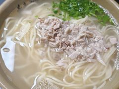 -亮亮面馆(经六路店)