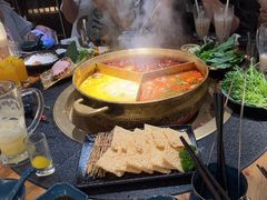 -湊湊火锅·茶憩(南京东路悦荟店)