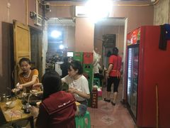 等位区-渝味黄姐火锅(黄泥村店)