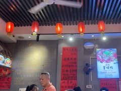 -爆炸头阿姨小四川正宗川味小吃(无任何分店)