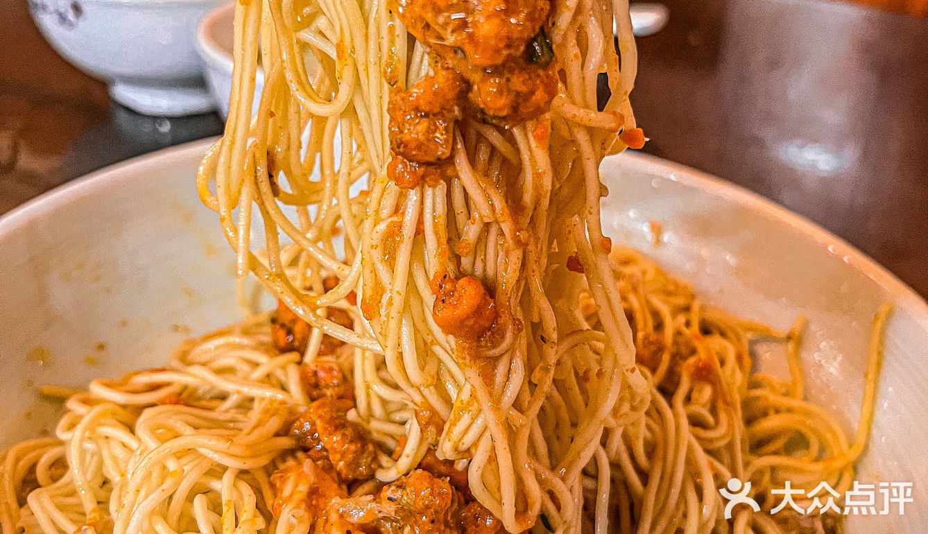 百年老字号｜沪上性价比超高的蟹黄面 来旅游必打卡美食地标！