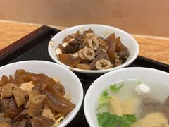 -松树干拌面店