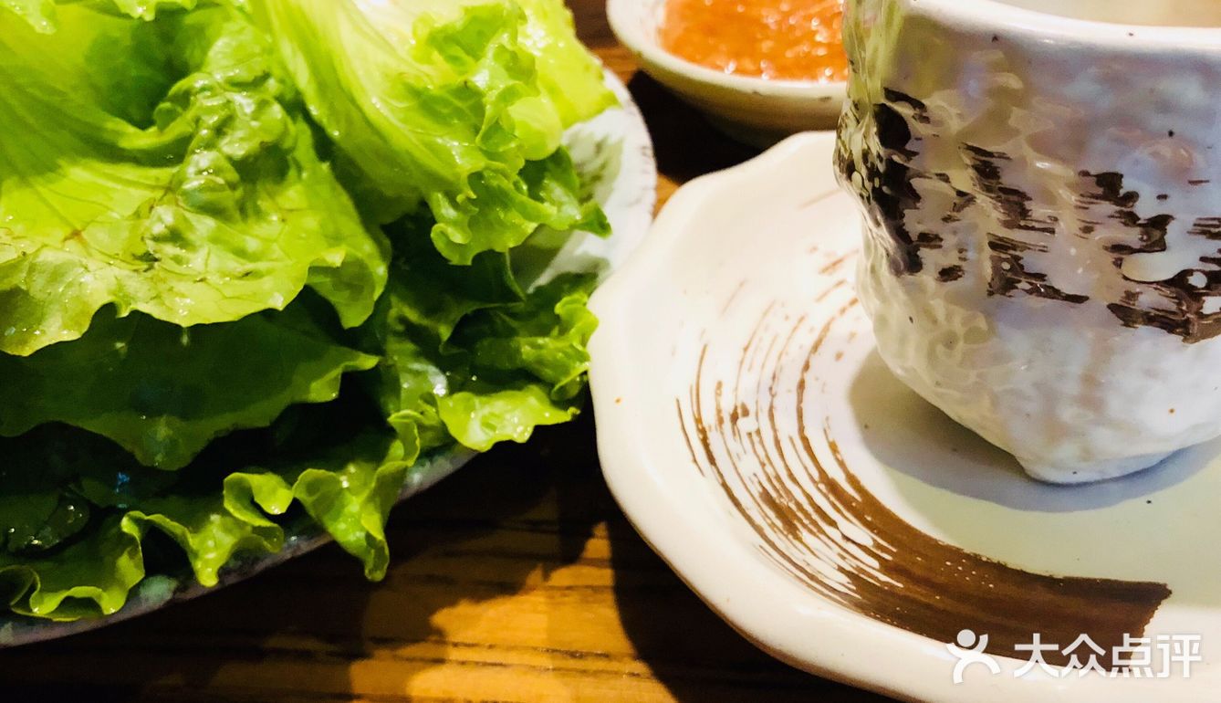 这家烤肉店，味道一般，菜品还是丰富
