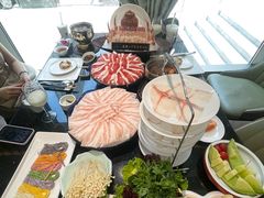 -海鲨湾海鲜会馆(百家湖1912店)