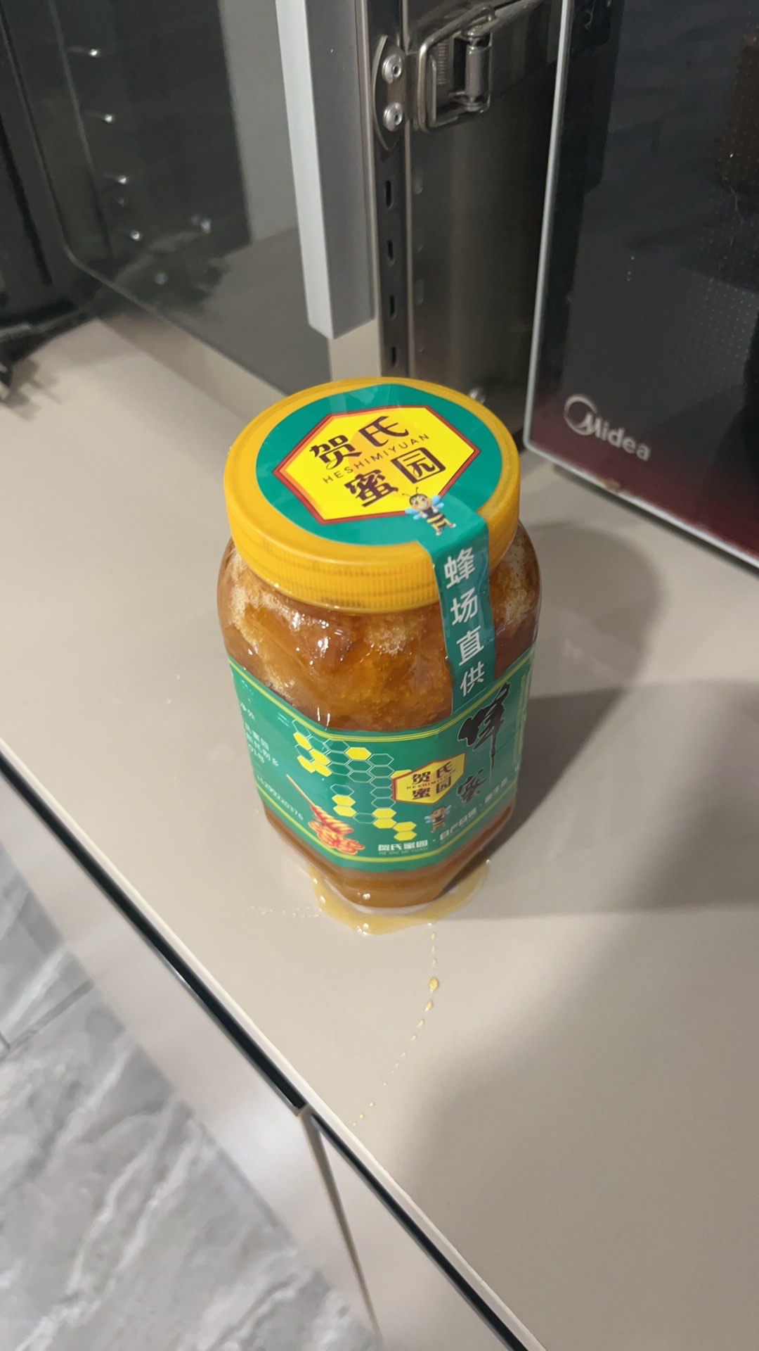 没开封的蜂蜜过期还能喝吗(没开封的蜂蜜过期还能喝吗为什么)