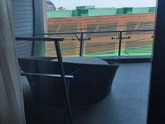 -上海滴水湖皇冠假日酒店