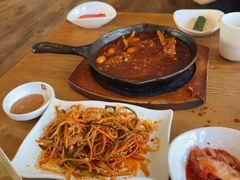 -喇喇排骨火锅·传统韩式脊骨汤(望京西园总店)