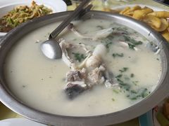 -雪湖煜辰鱼头老店(雪野湖店)