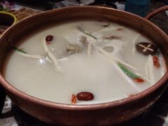 -三人行骨头王火锅(长寿店)