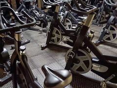 -奥力健身游泳俱乐部(华悦店)