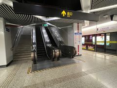 -上海游泳馆(地铁站)