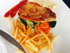 -Neary Khmer Restaurant