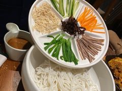 鸡丝凉米线-云海肴·汽锅鸡·云南菜(美罗城店)