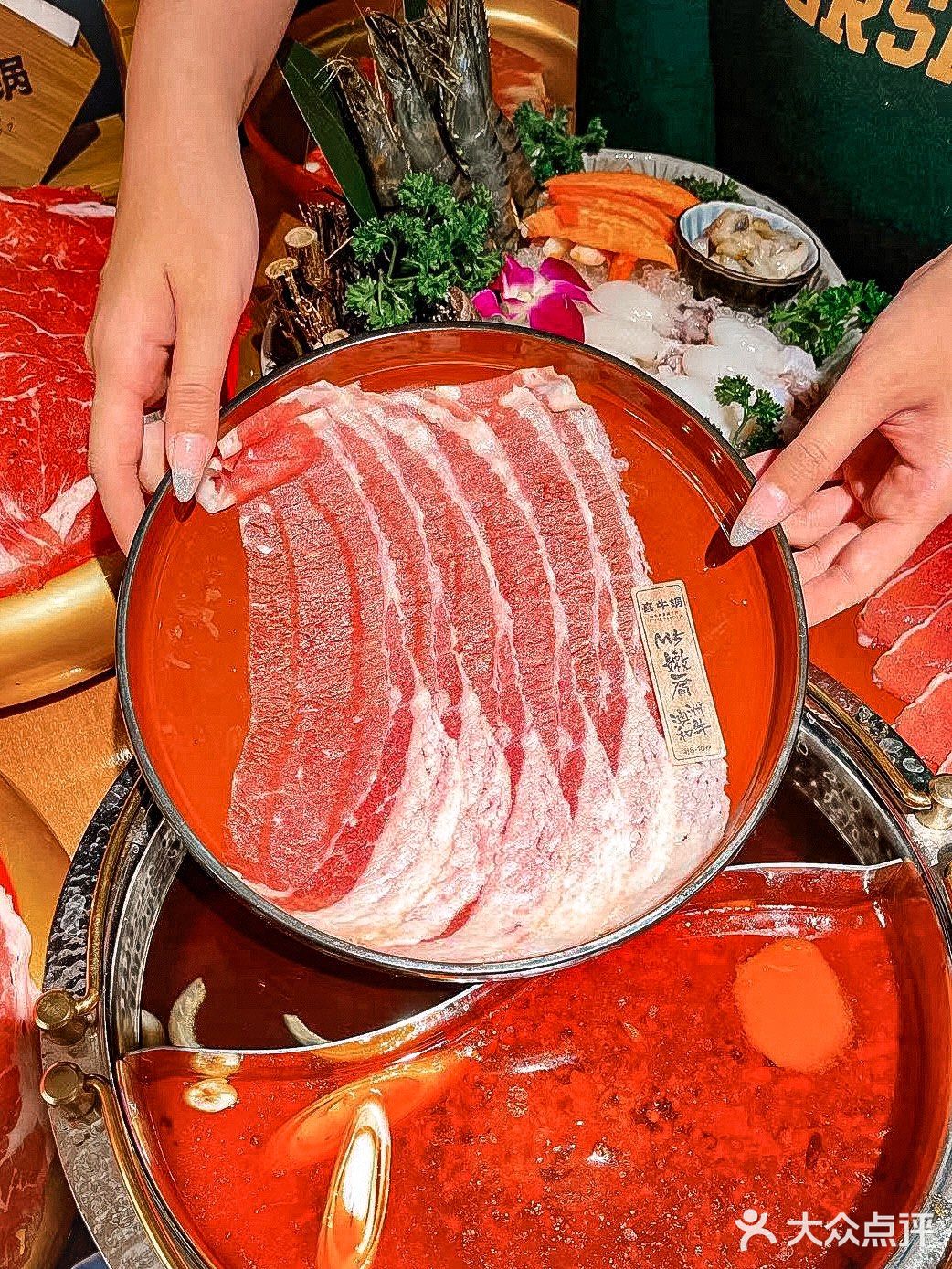 快来喜牛锅🐂品尝暖暖的寿喜锅呀‼️