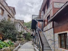 -高荡千年布依古寨旅游景区