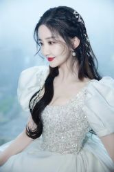 -拉瑞娜LaReine婚纱礼服高级定制