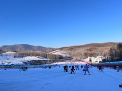 -亚布力新体委滑雪场