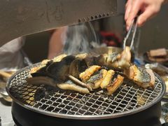 烤活鳗鱼-草家酱蟹炭火烤肉店(珲春南路一店)