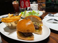 芝心牛肉堡JuicyLucy-Bistro 63 创意融合料理(广粤天地店)