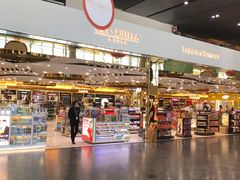 -中免(澳门机场免税店)