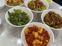 油豆腐炒剔骨肉-红色湘菜馆(春风店)