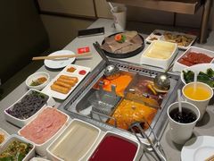 -海底捞火锅鲜切牛肉主题店(长寿路店)