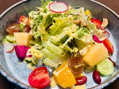 -悦享绿山墙西餐厅