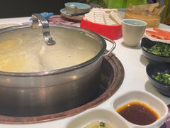-洪氏嗨捞·猪肚鸡火锅(阳光天地店)