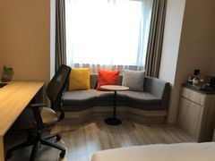 -杭州西湖湖滨银泰亚朵酒店