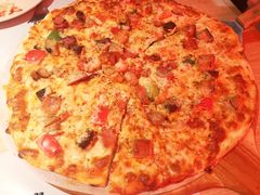 幸会饭堂荤香薄底披萨-幸薈飯堂