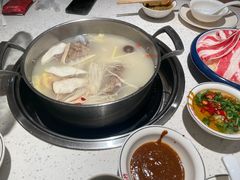 -三人行骨头王火锅(长寿店)