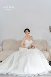 -Lady  Jane高端婚纱礼服馆
