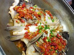 剁椒鱼头-俏湘厨•地道湘菜(北洼路店)