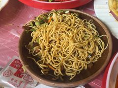 -老街烧烤大排档·地道湖北菜·龙虾馆(汉口火车站店)