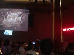 -TZ House音乐现场(来福士中心店)