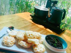 鲅鱼酱配石头饼-聚缘堂·海鲜私房菜(松岭路店)
