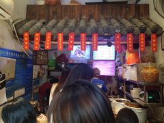 -爆炸头阿姨小四川正宗川味小吃(无任何分店)