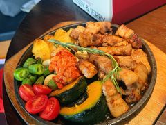 菠萝烤黑猪肉-Fuzzy Bistro 浮几韩餐·茶酒馆