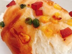 色拉辫子面包-白玉兰食品(甜云店)