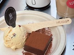 -HUGS coffee(东区店)