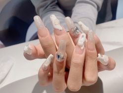 -丽心自助美甲美睫